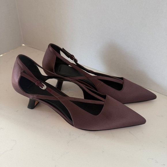 New Vince Brielle pointy toe kitten heel pump in color fig Size: 6 - Picture 7 of 10